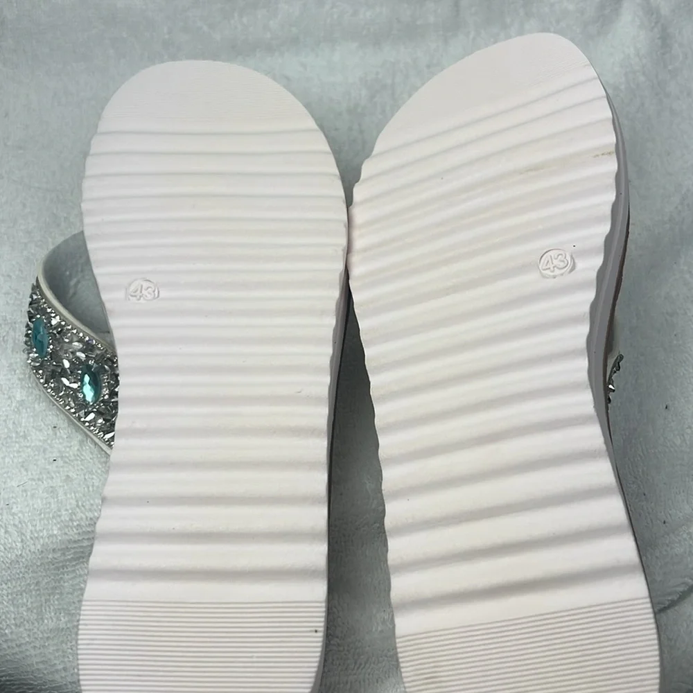 Embellished Women's Sandals - Picture 4 of 4